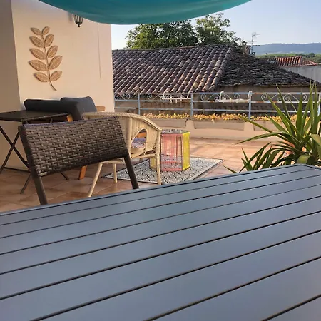 & Terrasse Vue Larzac * Saint-Jean-de-la-Blaquiere